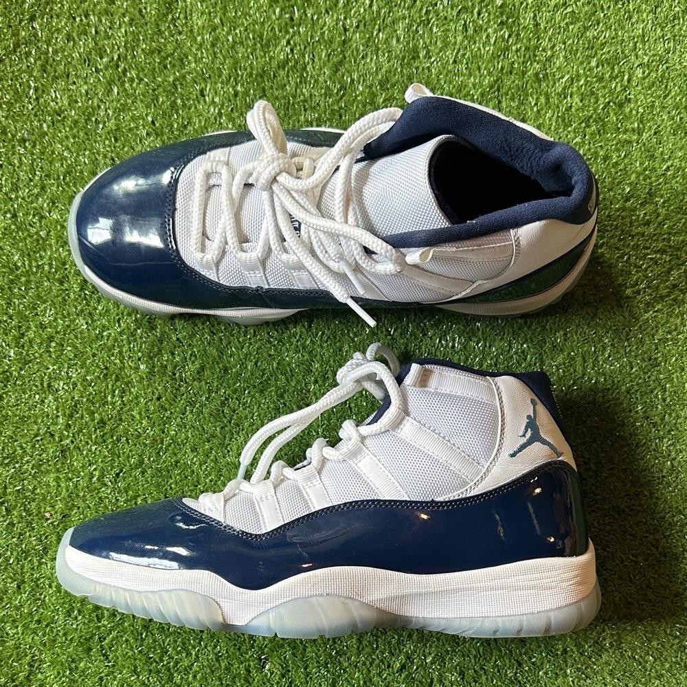 Jordan 11 - Win Like 82  - Dark Blue and White